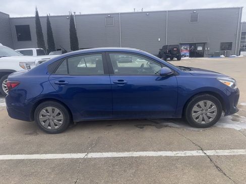 Used 2020 Kia Rio S image 2