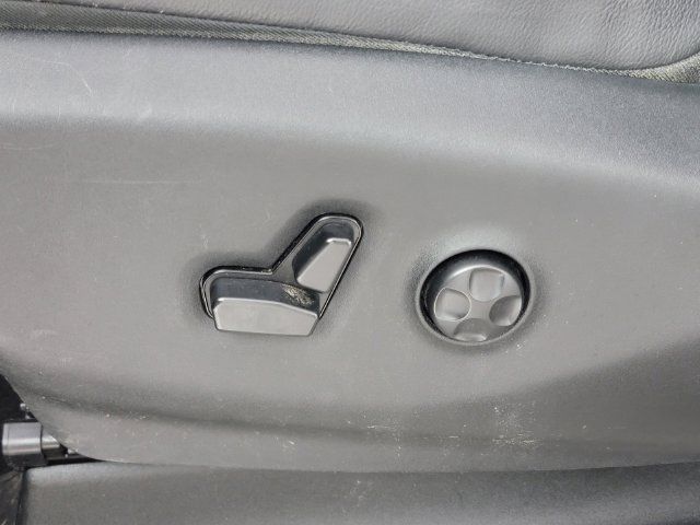 Used 2017 Chrysler Pacifica Touring-L FWD image 14