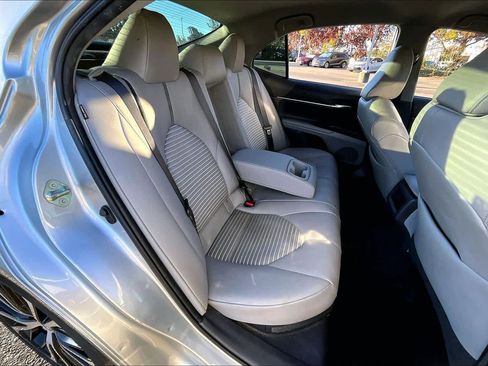 Certified 2019 Toyota Camry SE image 19