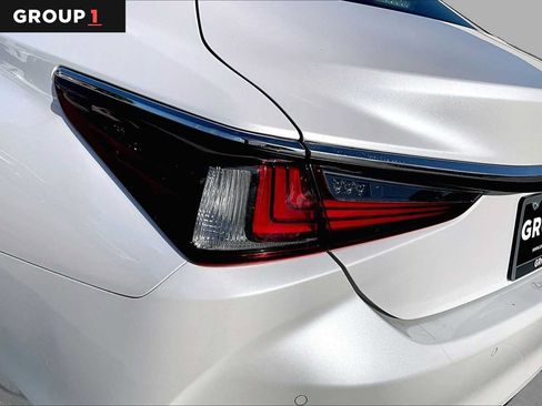 Used 2024 Lexus ES 350 w/ Technology Package FWD image 26