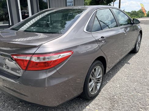 Used 2017 Toyota Camry SE FWD image 4
