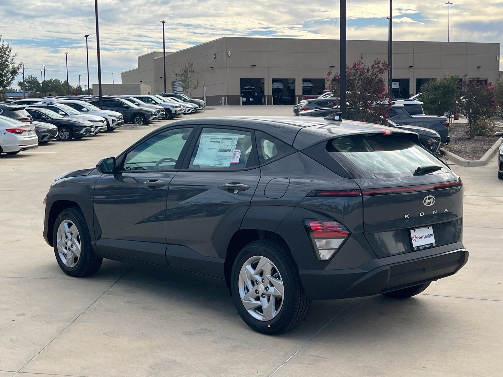 New 2027 Hyundai Kona SE FWD image 9