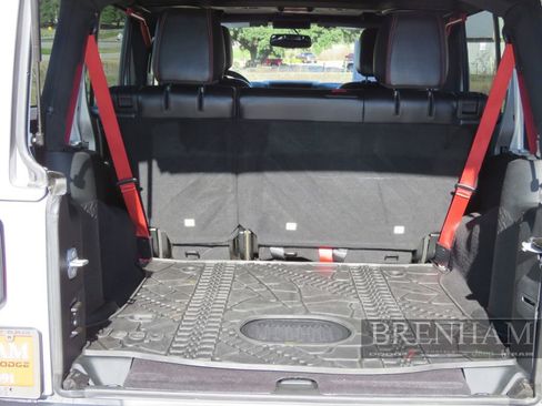 Used 2018 Jeep Wrangler Unlimited Rubicon image 19