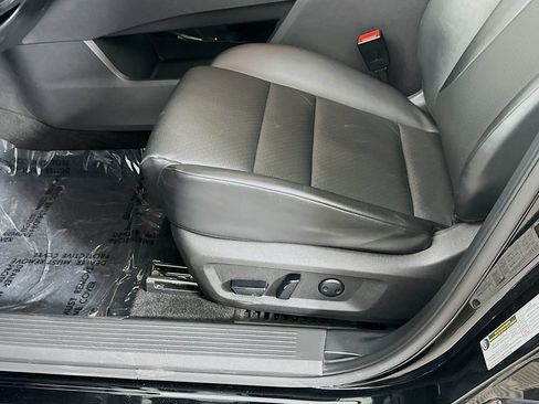 Certified 2024 Nissan Rogue SV w/ SV Premium Package AWD/4WD image 27