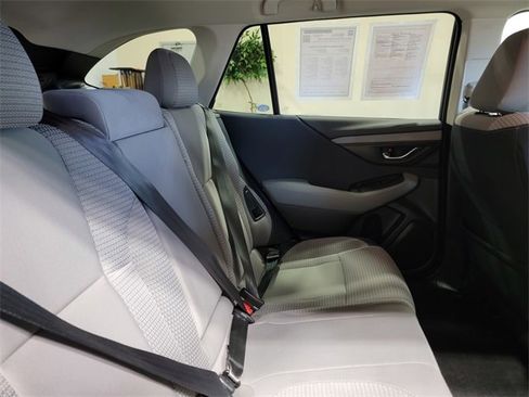 Used 2022 Subaru Outback Premium image 16