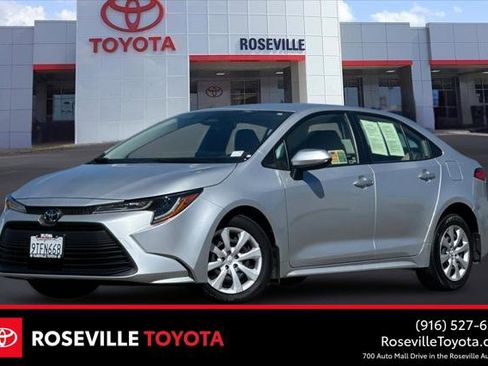 Certified 2025 Toyota Corolla LE image 1