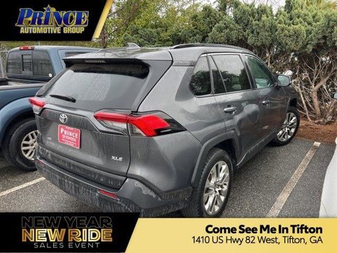 Used 2021 Toyota RAV4 XLE Premium image 1