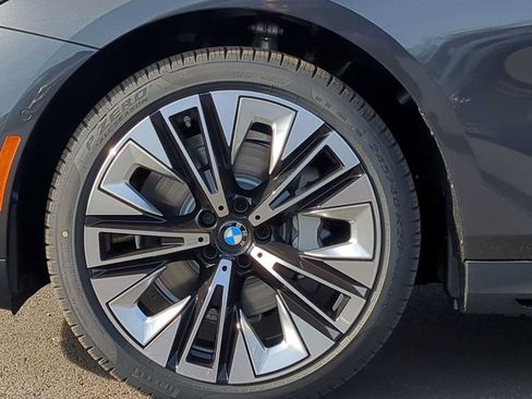 Used 2026 BMW 530i xDrive w/ Premium Package AWD/4WD image 14