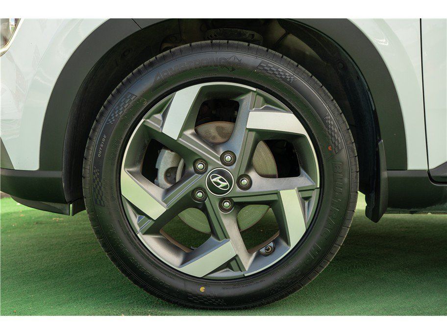 Used 2020 Hyundai Venue SEL w/ Convenience + Premium Package FWD image 28