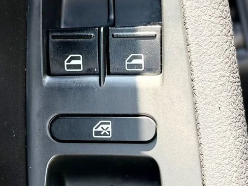 Used 2016 Volkswagen Jetta Sport FWD image 25