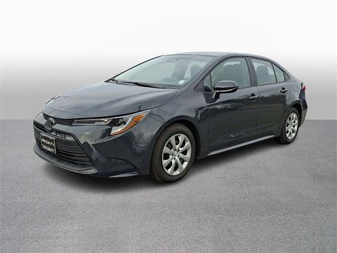 Used 2025 Toyota Corolla LE image 1