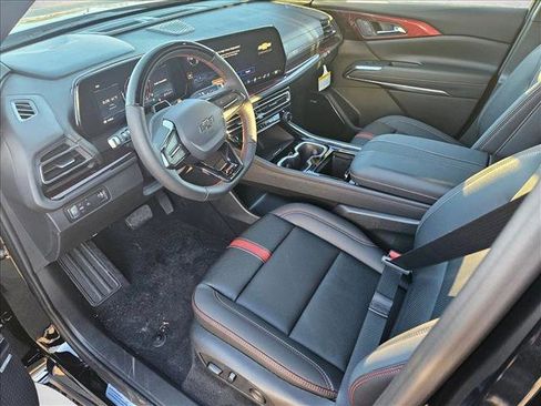 New 2026 Chevrolet Traverse RS image 3