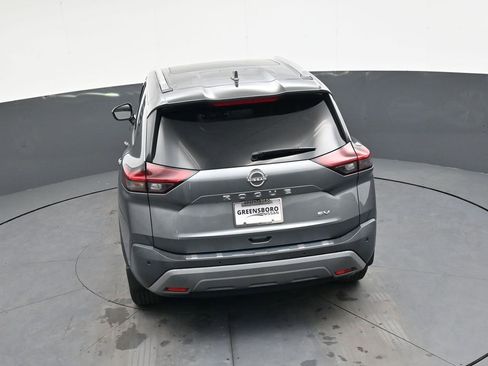 Used 2023 Nissan Rogue SV w/ SV Premium B Package image 30