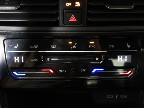 Used 2025 Volkswagen Jetta Sport image 46