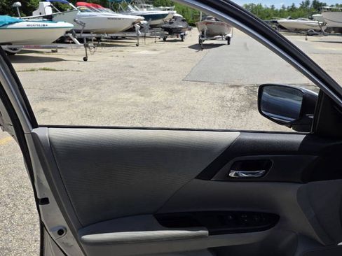 Used 2014 Honda Accord LX image 14