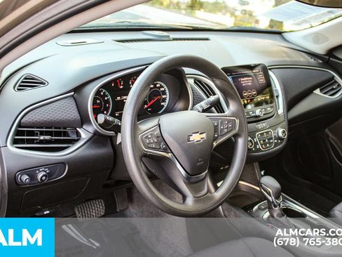 Used 2025 Chevrolet Malibu LT FWD image 21
