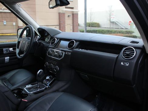 Used 2011 Land Rover LR4 HSE LUX image 25