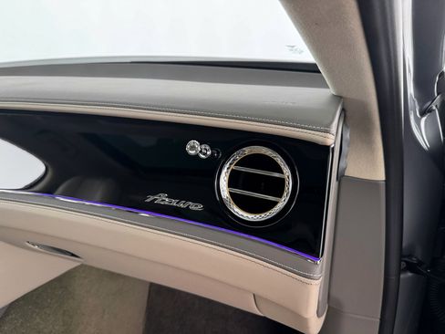 Used 2023 Bentley Flying Spur Azure image 31