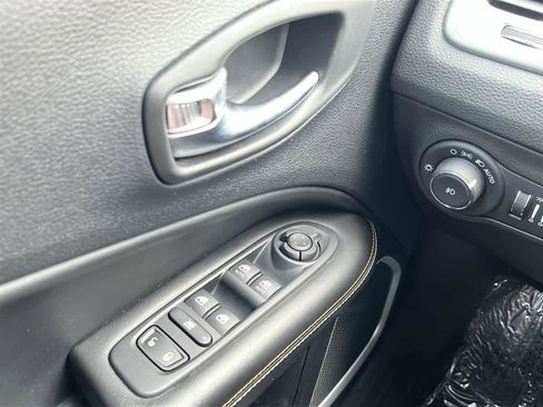 Used 2019 Jeep Compass Latitude w/ Cold Weather Group image 24