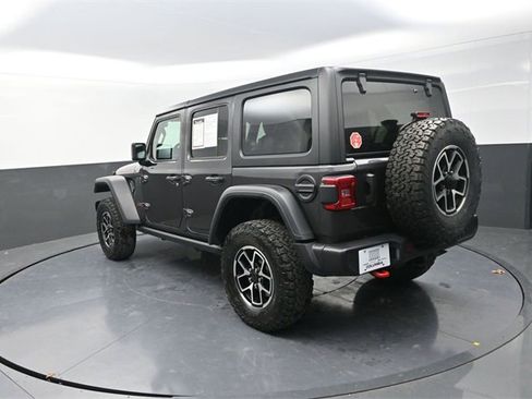 Used 2024 Jeep Wrangler Unlimited Rubicon w/ Convenience Group image 5