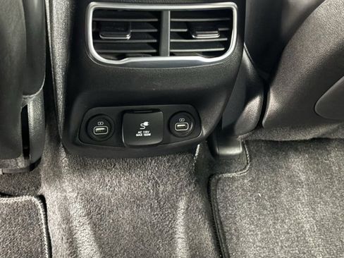 Used 2021 Hyundai Santa Fe Calligraphy image 11