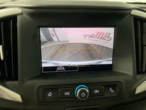 Used 2023 GMC Terrain SLE image 17