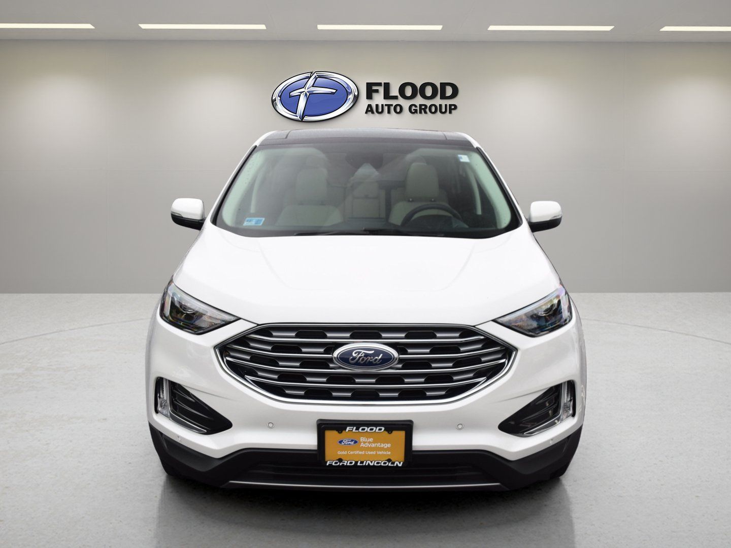 Used 2024 Ford Edge Titanium AWD/4WD image 2