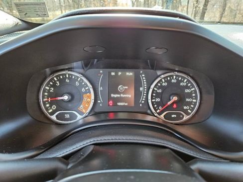 Used 2023 Jeep Renegade Latitude image 28