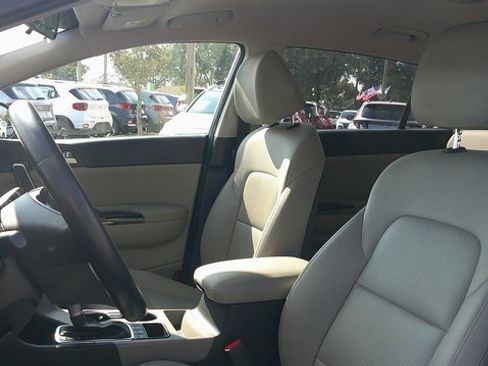 Used 2020 Kia Sportage EX image 5