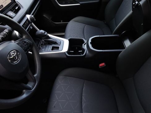 Certified 2025 Toyota RAV4 XLE AWD/4WD image 38