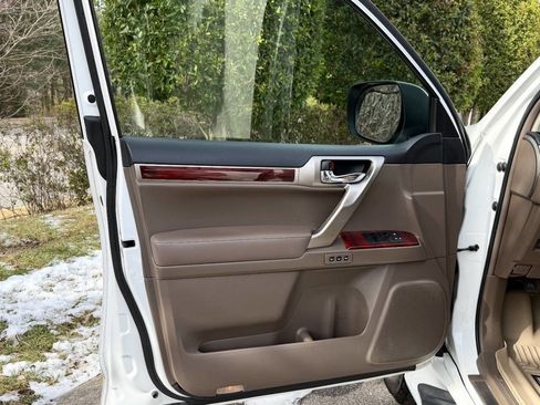 Used 2012 Lexus GX 460 Base AWD 4dr SUV image 16