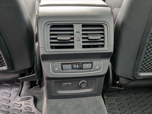 Used 2025 Audi SQ5 Prestige AWD/4WD image 19
