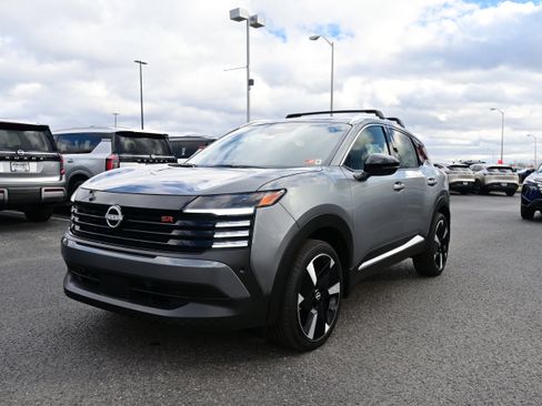 New 2026 Nissan Kicks SR w/ Cold Weather Package image 4