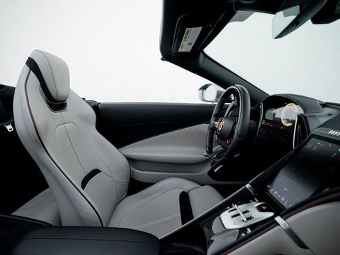 Certified 2024 Ferrari Roma Spider image 31