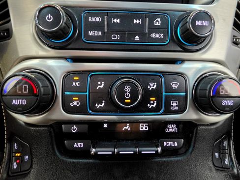 Used 2018 GMC Yukon SLT w/ Premium Edition AWD/4WD image 46