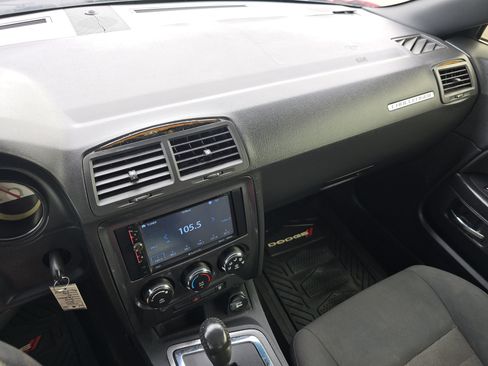 Used 2010 Dodge Challenger R/T image 20