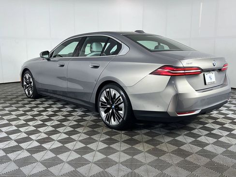 Certified 2024 BMW 540i xDrive w/ Premium Package AWD/4WD image 9
