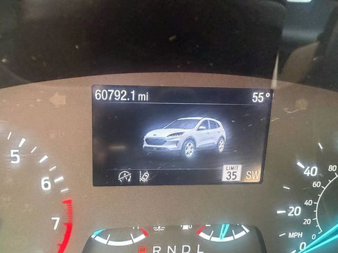 Used 2022 Ford Escape SE image 18