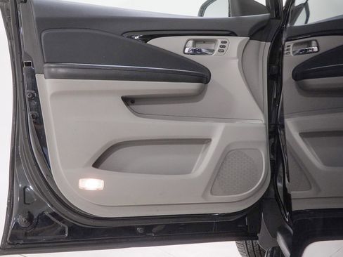 Used 2016 Honda Pilot Touring image 19