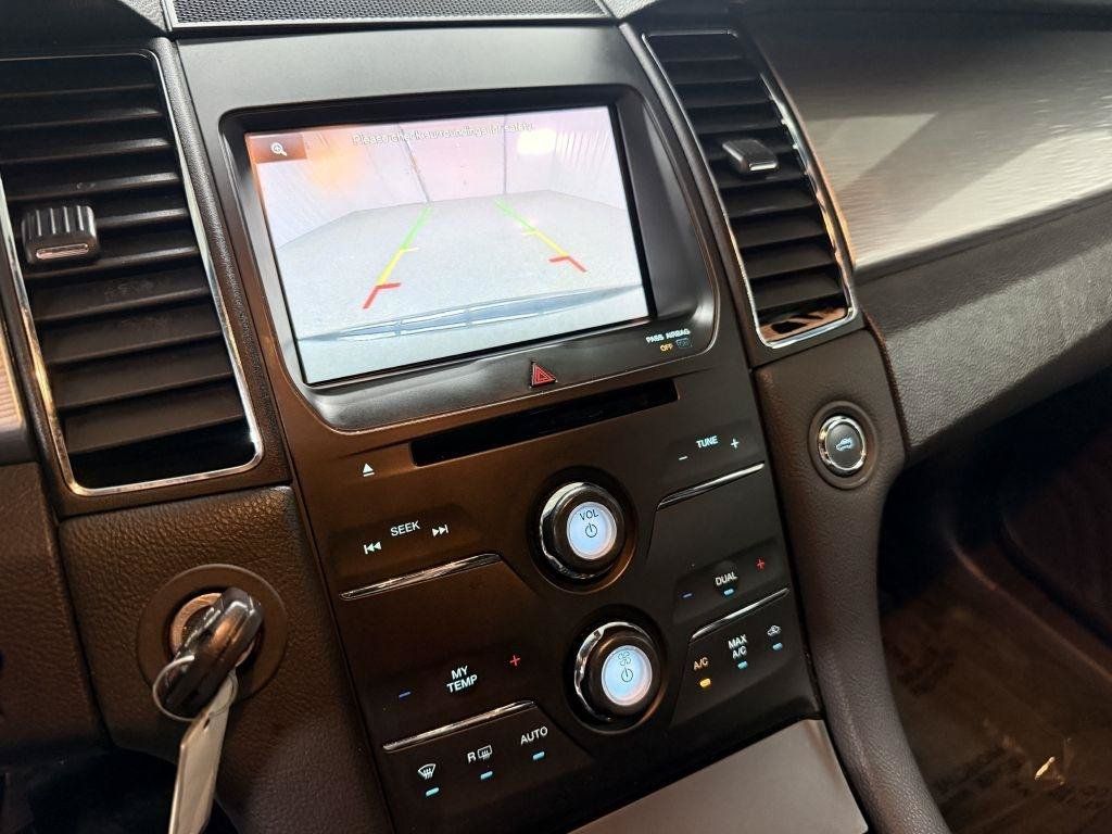 Used 2014 Ford Taurus SEL w/ Equipment Group 201A FWD image 18
