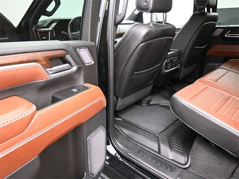 Used 2024 GMC Sierra 3500 Denali Ultimate image 16