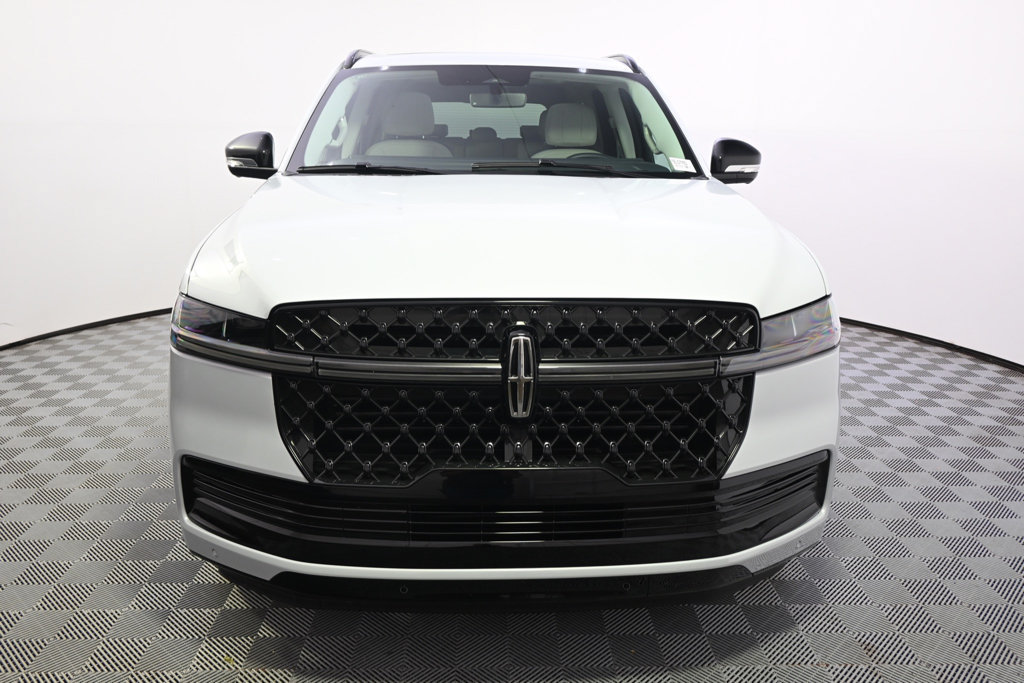 New 2026 Lincoln Navigator Reserve AWD/4WD image 10