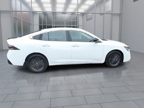 New 2026 Nissan Sentra SV w/ SV Convenience Package FWD image 9