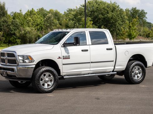 Used 2015 RAM 2500 Tradesman w/ Chrome Appearance Group AWD/4WD image 9