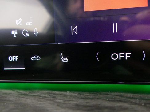 Certified 2025 Audi Q5 2.0T Premium Plus w/ Premium Plus image 21