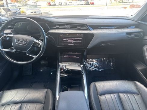 Used 2021 Audi e-tron Premium w/ Convenience Plus Package image 17