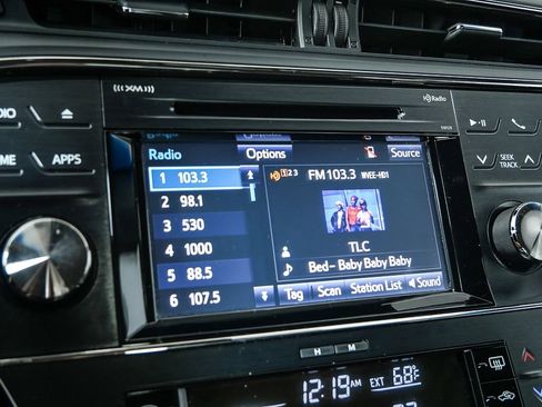 Used 2017 Toyota Avalon XLE image 13