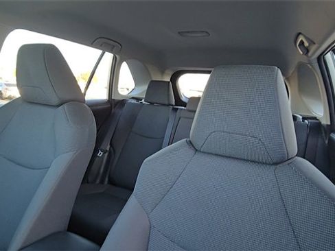 Used 2022 Toyota RAV4 LE image 13
