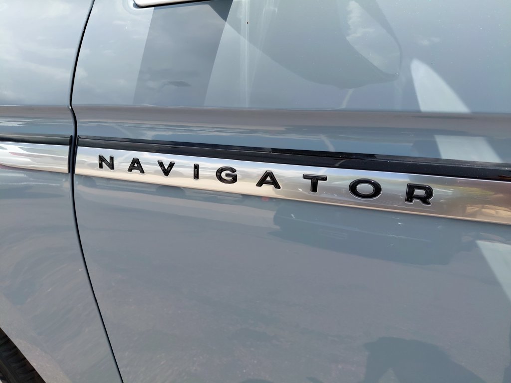 New 2026 Lincoln Navigator Premiere AWD/4WD image 5