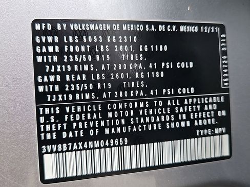 Certified 2022 Volkswagen Tiguan SE R-Line image 30